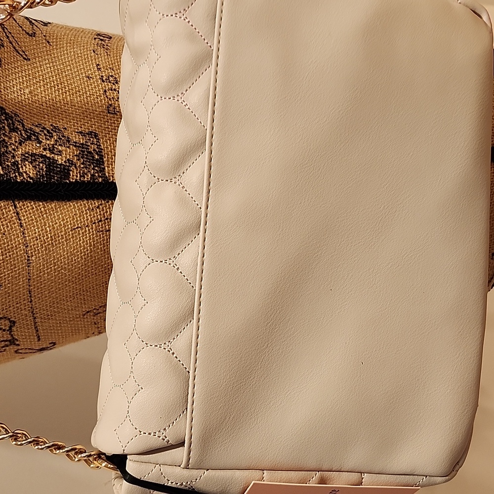 Elegant Cream Quilted Shoulder Bag - Picture 8 of 8